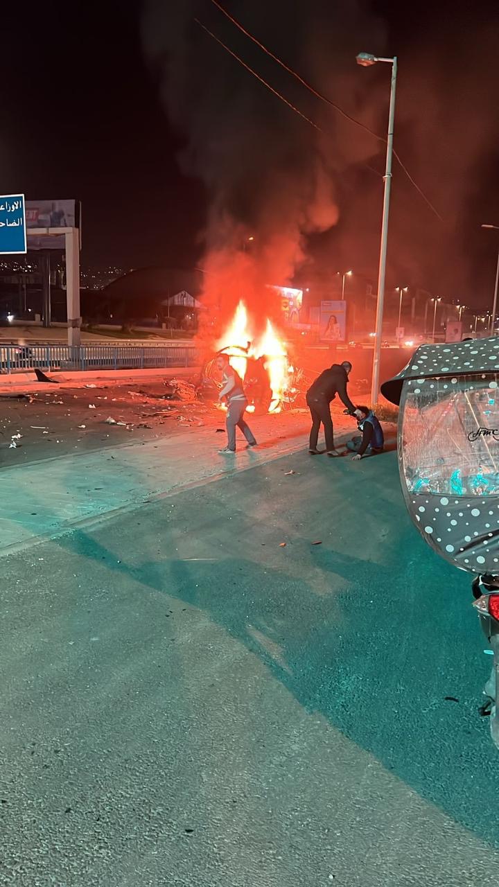 🚨 استهداف سيارة على أوتوستراد زياد الرحباني في بيروت