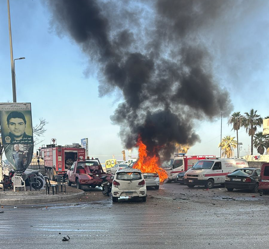 شهيدان أحدهما عنصر في الدفاع المدني حصيلة الغارة الإسرائيلية على مدينة صيدا