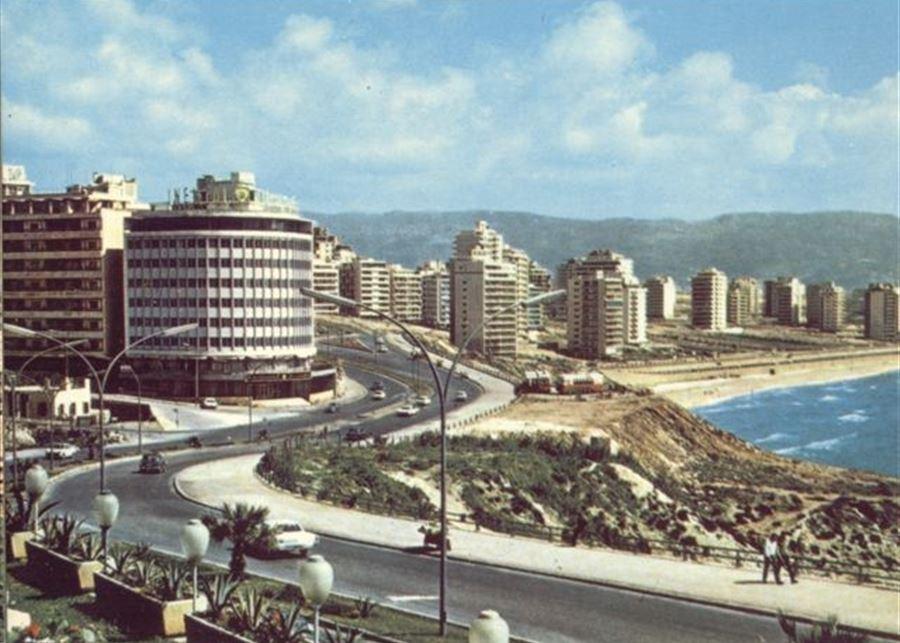 الجيش اللبناني يعمل على إخلاء منطقة الرملة البيضاء بعد أن تبين أن هناك صاروخًا غير منفجر مكان وقوع الغارة