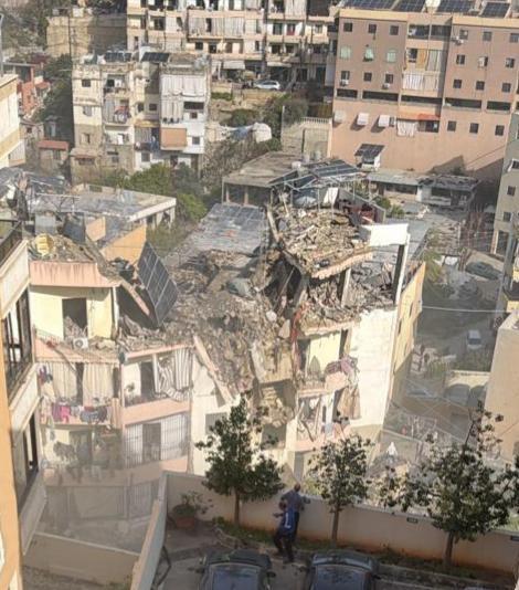 8 شهداء في استهداف اسرائيلي لمبنى سكني في 