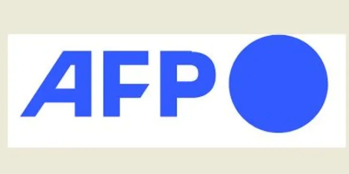 الإمارات: الدفاعات الجوية تتصدى لصواريخ ومسيرات إيرانية