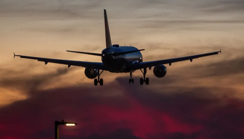 حرب إيران تُشعل قطاع الطيران: ارتفاع كبير في أسعار التذاكر