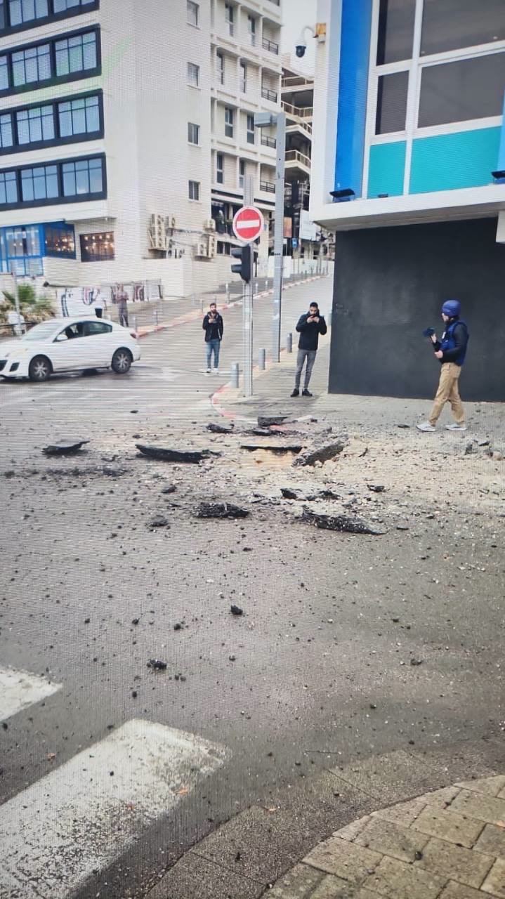 أضرار في إسرائيل بعد إطلاق رشقة الصواريخ من إيران