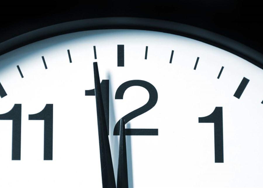تذكير بوجوب تقديم الساعة ساعة واحدة اعتبارا من منتصف هذه الليلة عملا بالتوقيت الصيفي