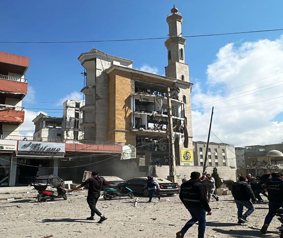 صيدا.. عشرات الشهداء والجرحى في استهداف اسرائيلي لمجمع الزهراء