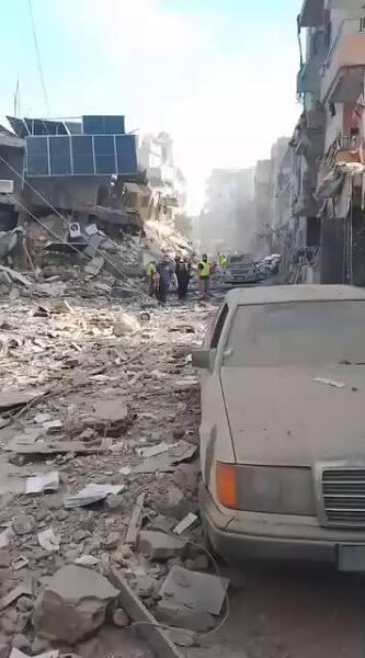 أضرار جسيمة في المنازل وشبكات الكهرباء في الغارة على وسط الحوش في صور