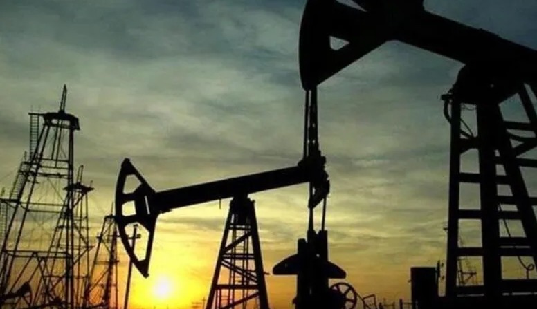 النفط يرتفع بأكثر من 5% مع تجدد إغلاق هرمز