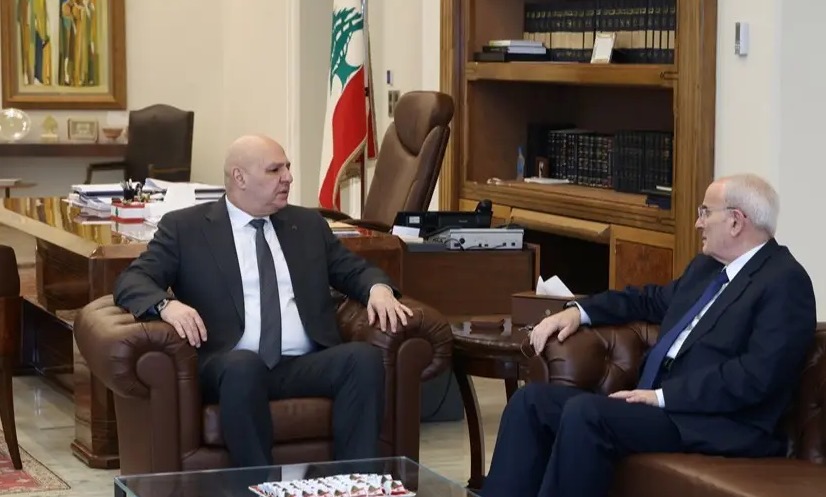 عون يعرض مع منسى والحجار وهيكل الأوضاع الأمنية