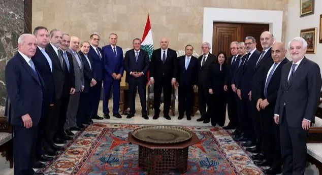 عون أمام  وفد الهيئات الاقتصادية : الملف اللبناني بات اليوم على طاولة الرئيس الأميركي وهذه فرصة علينا الاستفادة منها للعبور ببلدنا الى شاطئ الأمان والسلام