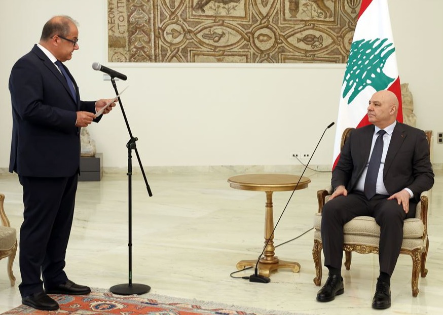 عون: آمل أن تنتهي الأزمة وتنتهي معها معاناة اللبنانيين
