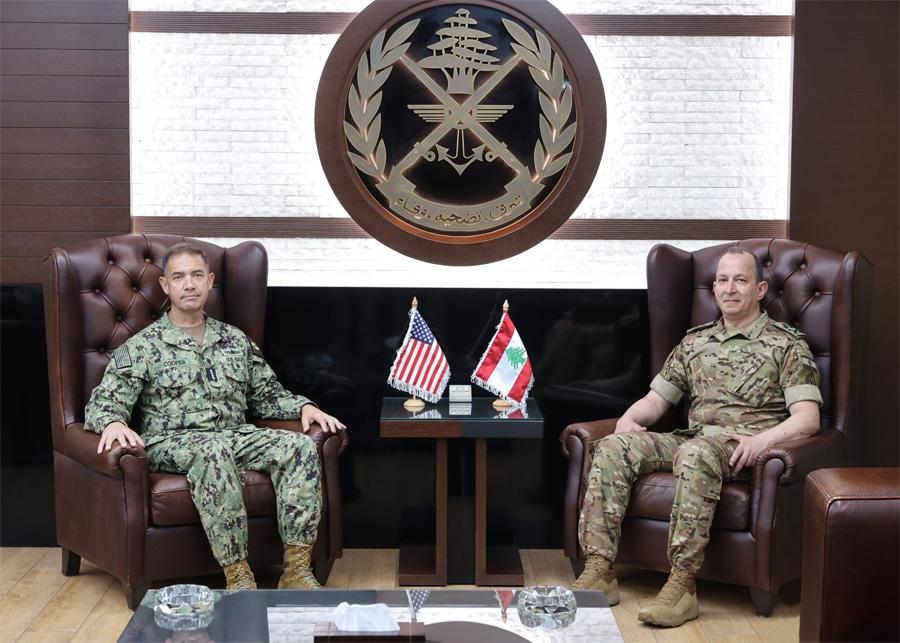 العماد هيكل يستقبل قائد القيادة المركزية الأميركية ويبحث معه آخر التطورات وأهمية إنجاح آلية تنفيذ الملحق الأمني باتفاق الإطار