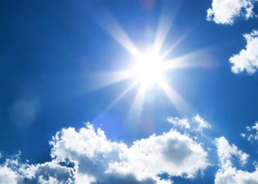 طقس قليل الغيوم مع شعور إضافي بالحرّ