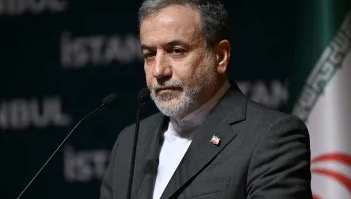 عراقجي: إيران قادرة على المساعدة وحل الأزمة اليمنية بالحوار