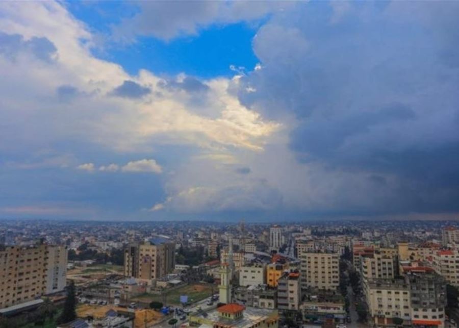 أمطارٌ متفرقة وبرق ورعد... متى الانفراجات؟