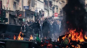 فرنسا أضرار جسيمة وأكثر من 1800 موقوف بعد أعمال الشغب