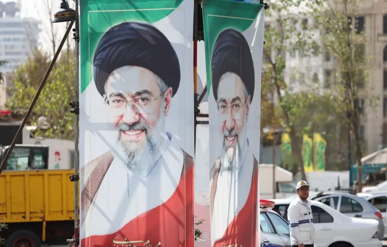 خامنئي يأمر الجيش الإيراني 