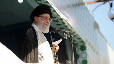 ساسة ايران لا يرسون على "رأي" !