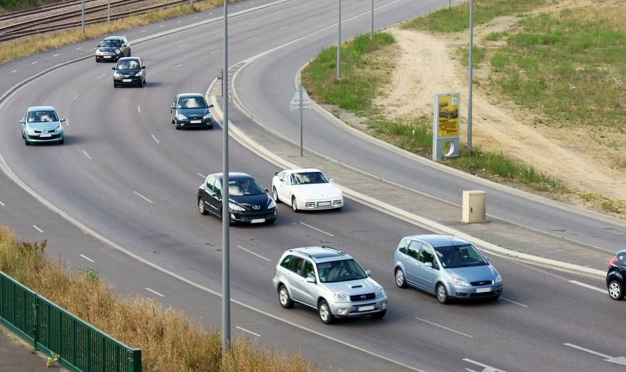احذروا التجاوز عن اليمين