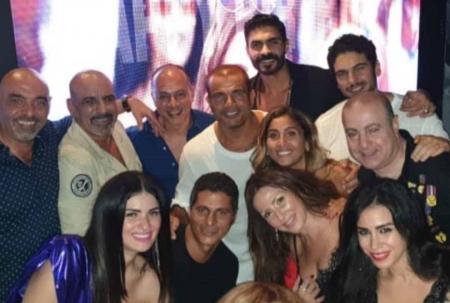 هل  يعلن عمرو دياب زواجه من دينا الشربيني قريباً؟