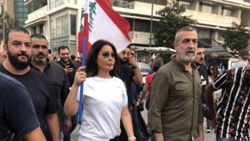 إليسا لميشال ألفترياديس: غبي!