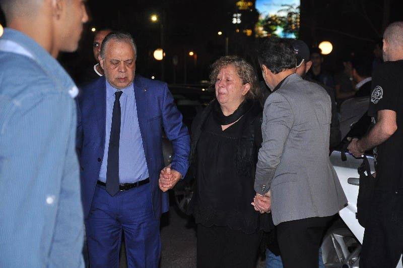 سمية الألفي تنهار في عزاء هيثم زكي: كان ابني