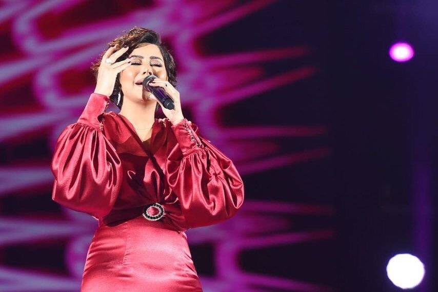 شيرين عبد الوهاب تدعو النساء لرفع الراية البيضاء