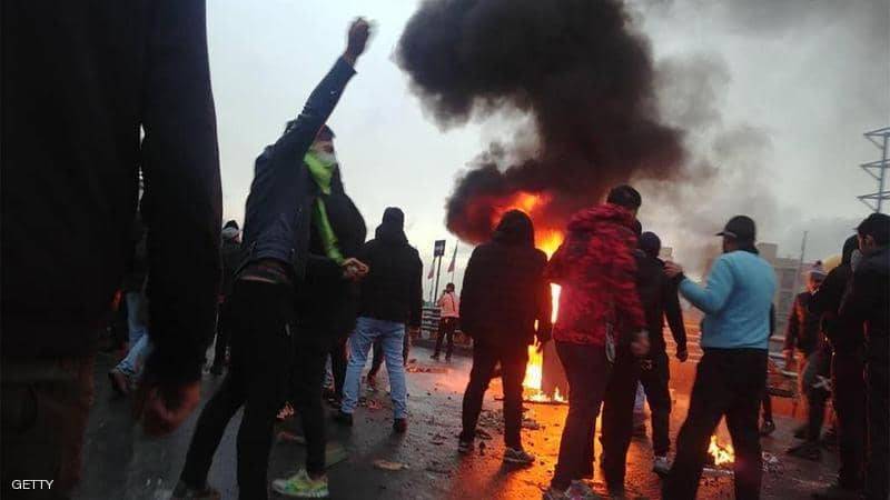 وزير الداخلية الإيراني يهدد المتظاهرين .. الهدوء أولوية