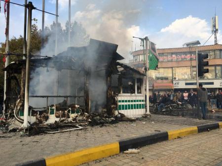 ايران: تظاهرات ليلية في طهران