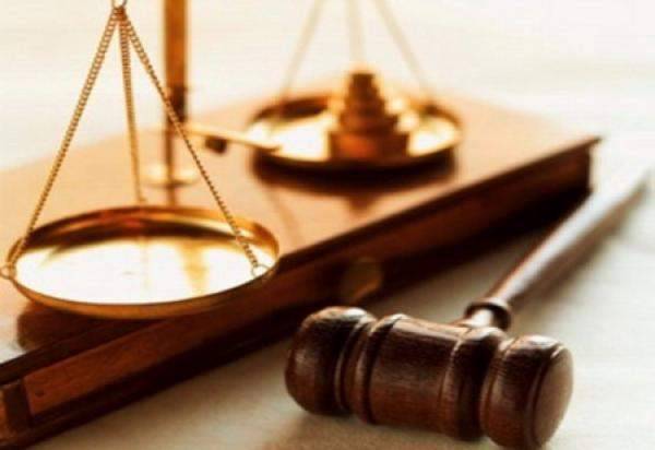 الإدعاء  على المدير العام لـ