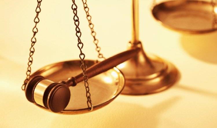 الإدعاء على وزراء اتصالات سابقين ومديري 