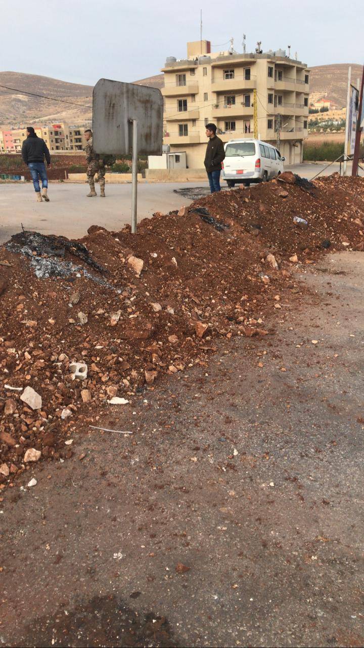 عصيان مدني في البقاع . . . واقفال طرق