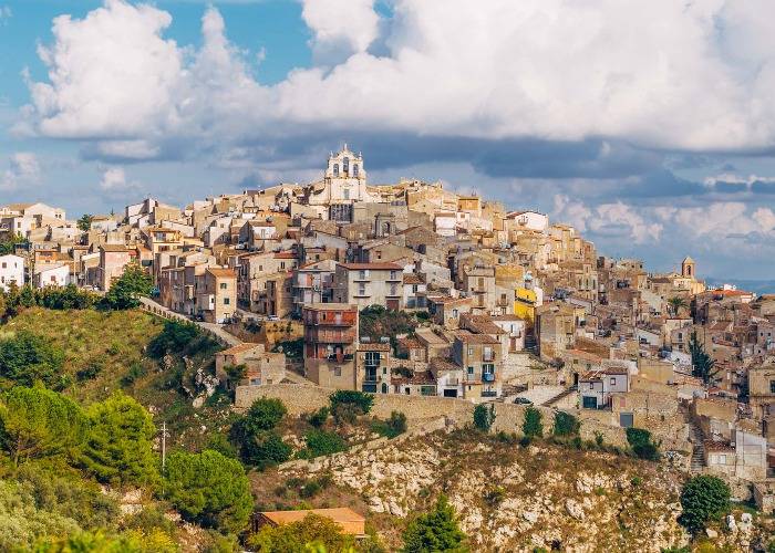 تملّك منزلًا في ايطاليا.. بثمن 