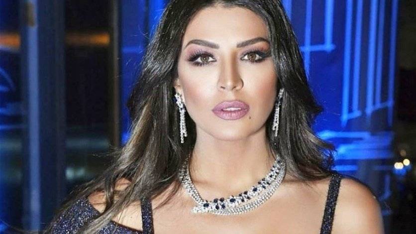 أمل بوشوشة تبهر جمهورها بإطلالة 