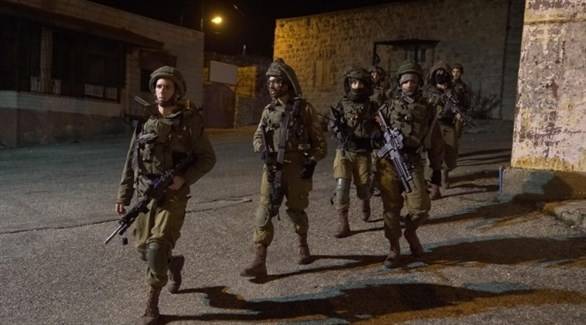 الاحتلال يعتقل 17 فلسطينياً في الضفة