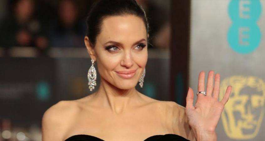 أنجلينا جولي متّهمة 