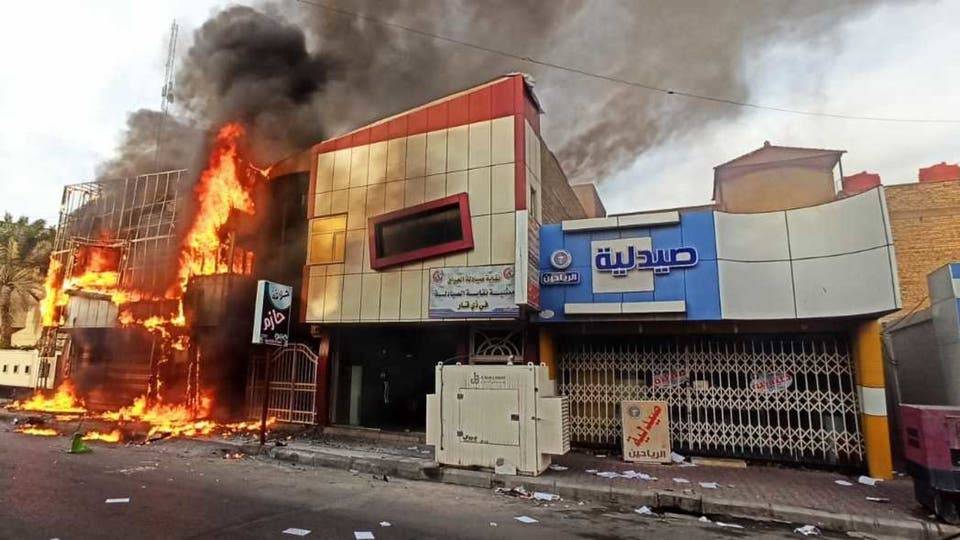 جنوب العراق.. حرق نقابة الأطباء في ذي قار