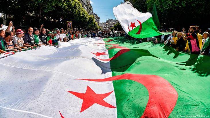 متى تبتسم الجزائر