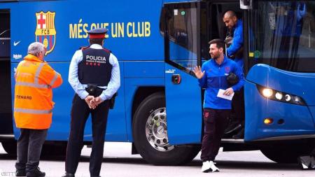 حافلة برشلونة تضل طريقها في السعودية.. وتتجه لملعب ريال مدريد