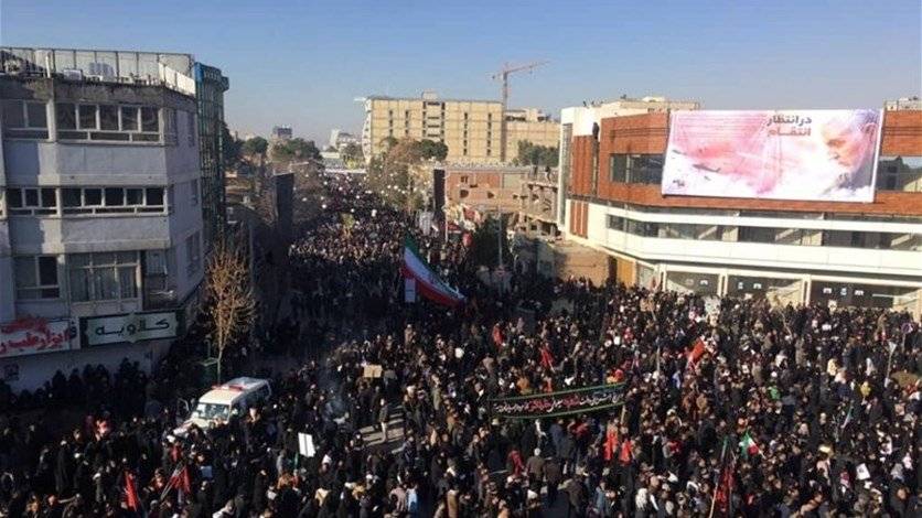 حشود ضخمة تشارك بمراسم دفن سليماني