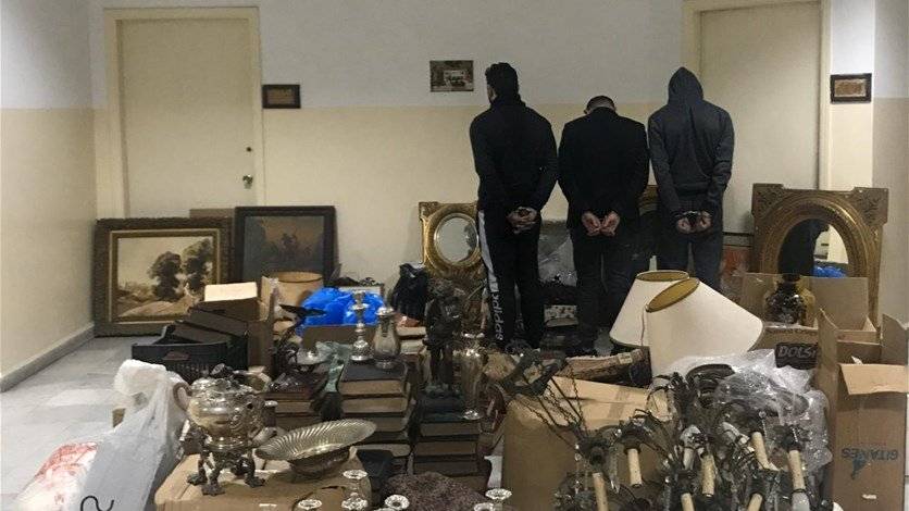 سرقوا مقتنيات بقيمة 150 ألف دولار من منزل في الأشرفية