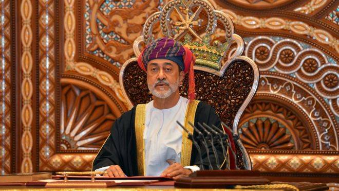 سلطان عمان الجديد: سنواصل التعايش السلمي بين الشعوب