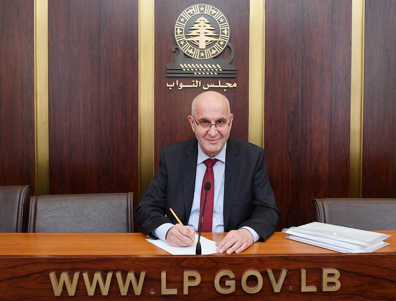 عراجي: النقص بالمستلزمات الطبية وصل للخط الاحمر