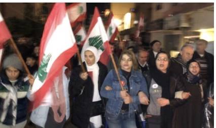 مسيرة لحراك صور ليلا