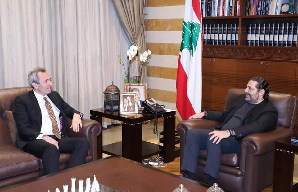 سفراء في بيت الوسط