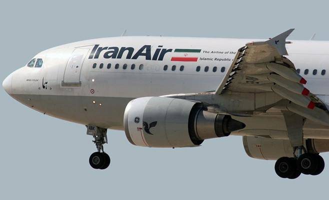 طائرة إيرانية تهبط اضطراريا في مطار طهران