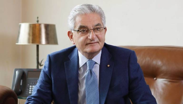 صفير يُطمئن المودعين.. مهما اشتدّت الأزمة