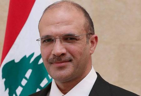 طالب لبناني يعود من الصين.. ووزير الصحة يعلّق!