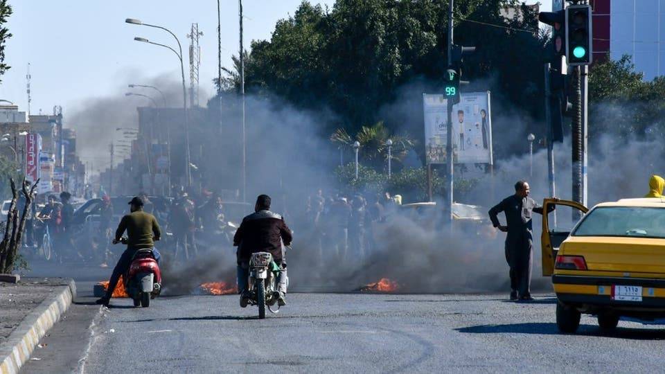 العراق: محتجو الناصرية.. إضراب عن العمل وقطع للجسور