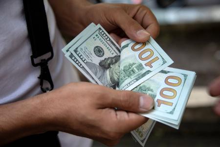 سعر صرف الدولار.. كم بلغ اليوم؟
