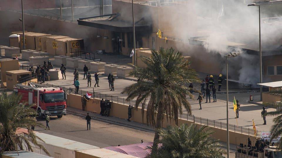 بغداد: صواريخ بمحيط السفارة الأميركية وضرب مقر لـ